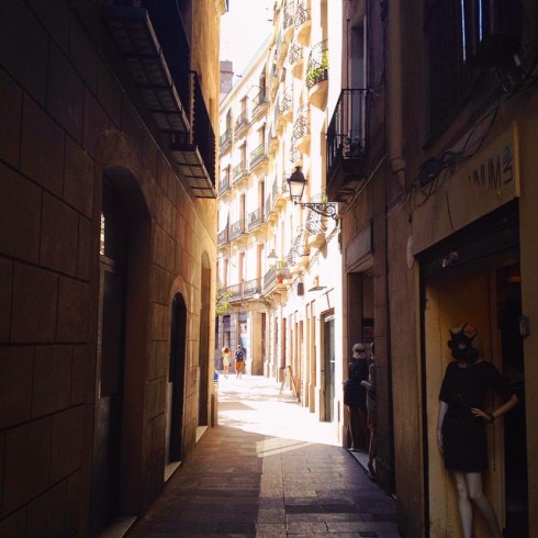Barca, Goth Q street sunshine